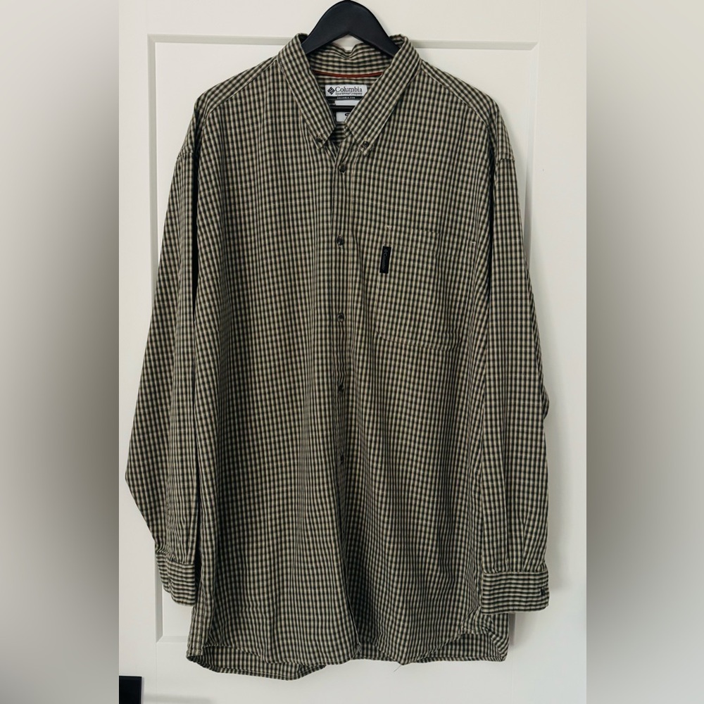 Columbia Men’s Button-Down Shirt